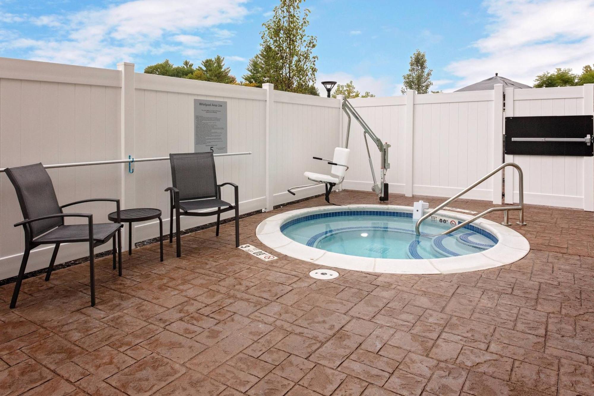 Fairfield Inn & Suites By Marriott Queensbury Glens Falls/Lake George Eksteriør billede